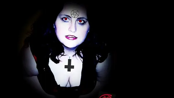 Nuove clip Puttana di Satana fantastiche