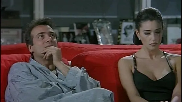 Novos Monica Belluci (atriz italiana) em La riffa (1991 clipes legais