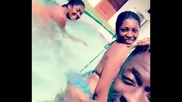 De nouveaux clips Shatta Wale trio sympas 