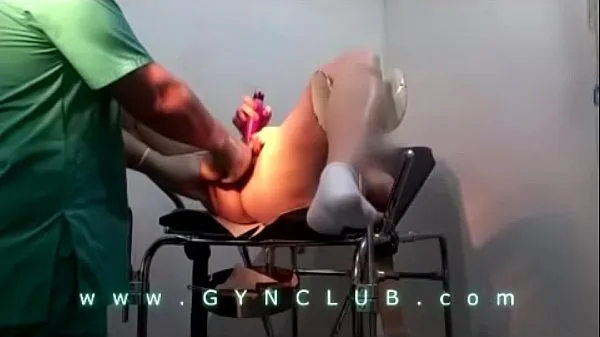 Nuove clip Ragazza sulla sedia gyno 0440 fantastiche