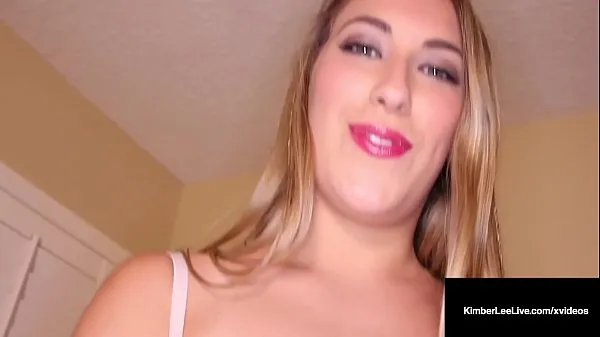 Novos A otária safada, Kimber Lee, abre seu buraco, vermelho de batom e chupa o pau de seu homem, ordenhando-o com sua boca quente, deixando marcas vermelhas! Vídeo completo e Kimber Lee Live clipes legais