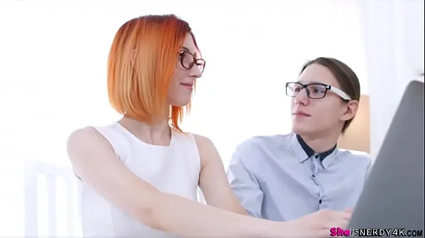 Novos CENA COMPLETA em - Oh, que prazer deve ser transar com uma tão linda e alegre, especialmente seu cu virgem e apertado! Ela levou o rabo à boca e engoliu uma grande carga de esperma com prazer pensando em Java Script clipes legais