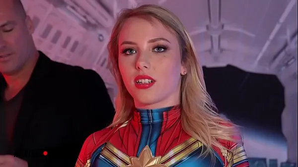 Nuove clip Amateur Boxxx - Dixie Lynn è una Capitan Marvel fantastiche