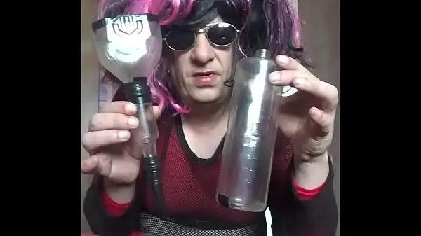 Nuove clip my name is mark wright i am a bisexual crossdressing sissy and with chains h. from my bullsack i piss in a bottle then d. it but wished i had a real cock in my ass at the same time fantastiche