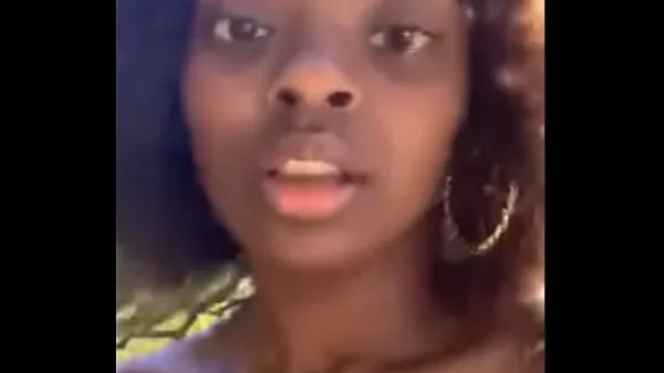 Ebony Bounce Titten Hintern nackt in der Öffentlichkeit