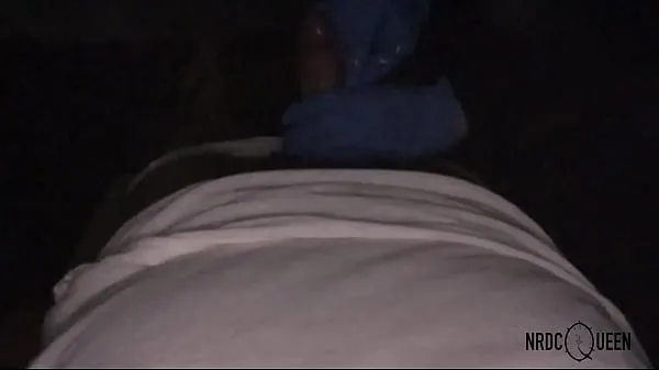 De nouveaux clips Bonne surprise de l'infirmière de nuit - Branlette POV sympas 