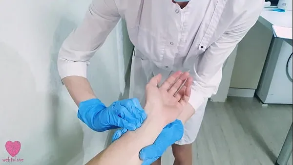 Nuove clip L'infermiera ha eseguito una manipolazione per privare la paziente della verginità, scopando duramente il ragazzo per farlo venire fantastiche
