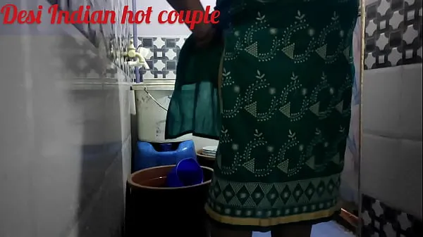 Desi Savita Bhabhi Nacktbad im Badezimmer xxx Video