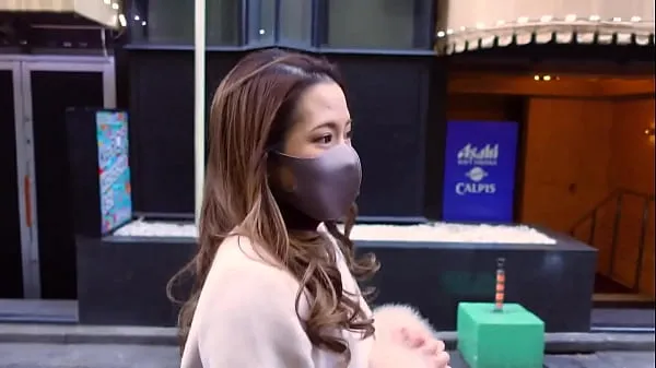 新日本发情老婆！ 她想被公鸡操，所以她出现了成人视频。 她的性欲无法停止，并独自在女牛仔身上摇晃着她的腰。 日本业余自制色情片酷的剪辑