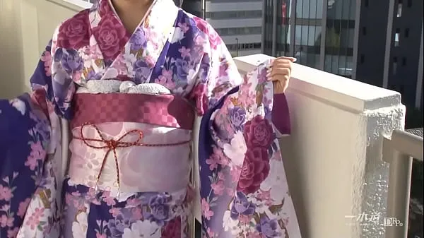 新しい川島れい 2013年の成人式ということで大人気のモデコレシリーズのスペシャルカテゴリー、 「着物」の新作が登場！年末年始とはまた違った魅力たっぷりの着物姿で川島れいちゃんが出演！1クールなクリップ