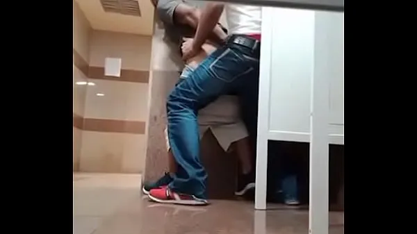 New CATCH TWO HOT MEN FUCKING IN THE PUBLIC BATHROOM URINAL cool Clips
