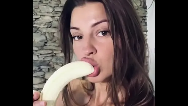 De nouveaux clips Deepthroat à la banane chaude sympas 