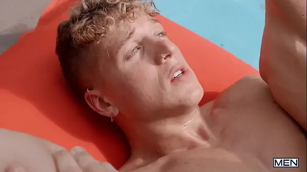 Clips nuevos The Rookie Lifeguard / MEN / Malik Delgaty, Felix Fox / - Sigue y mira a Felix en geniales
