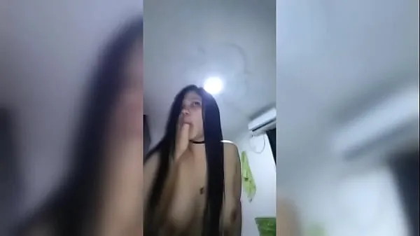 新她是个不错的婊子，上过一些中文课 她放松了 婊子在中国 她有男朋友，但她放松了酷的剪辑