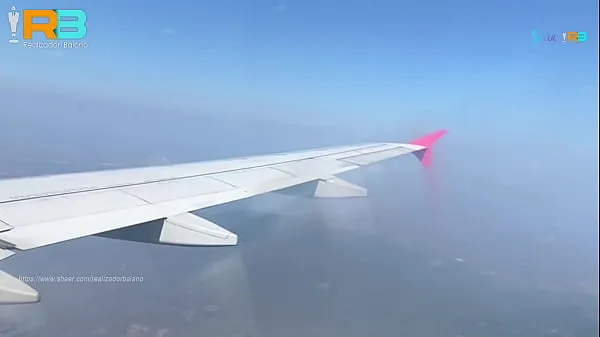 مقاطع جديدة Realizador Baiano Viajando com duas hotwifes e exibindo e fudendo em todos os locais, Video no Avião. Menage em avião . RB brazilian Bull. threesome with hotwife on the plane interracial رائعة