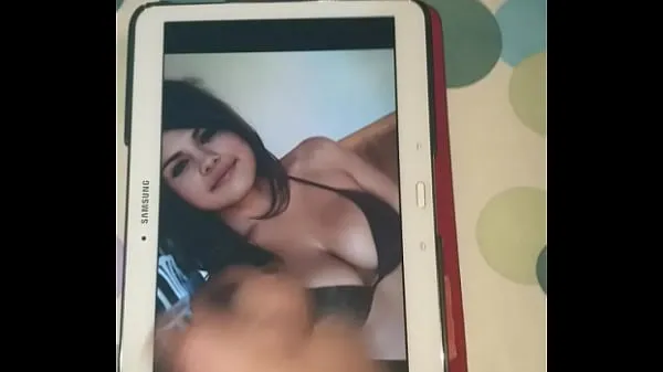 De nouveaux clips Cum hommage pour Selena Gomez sympas 