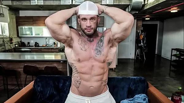 De nouveaux clips Interagissez avec Davin Strong, le bodybuilder baisable sympas 