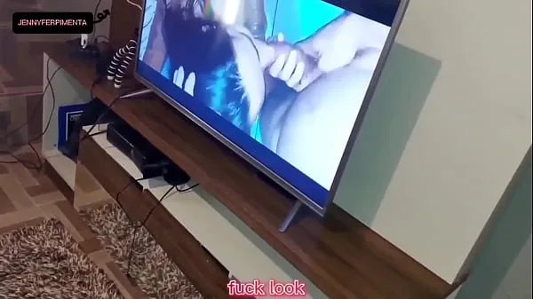 新我疯狂的饥渴自慰看着我和黑人食客的视频，我丈夫抓住了我并用很多肛门惩罚我酷的剪辑