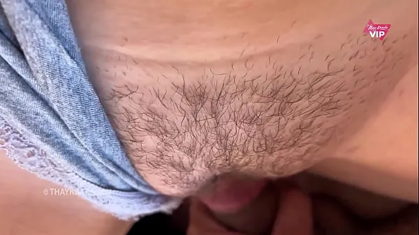 Clips nuevos Follando caliente con el coñito peludo hasta correrse dentro geniales