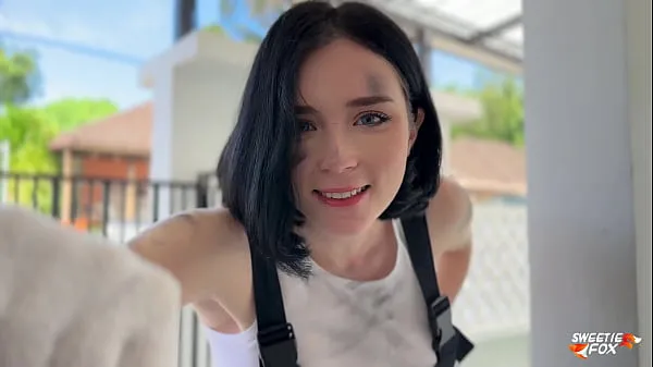 Nuove clip Meccanico d'auto di bellezza fa gola profonda, scopa e riceve un POV in faccia fantastiche