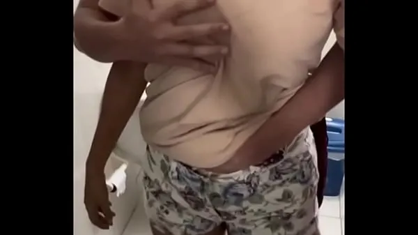 مقاطع جديدة حصرى فضيحة طالب مصرى زانق استاذة مصرية فى السنتر جسمها ملبن الشرموطة زبرك كبير اوى يلا دخله متع كسى رائعة