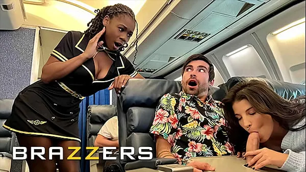 Új Lucky Gets Fucked With Flight Attendant Hazel Grace In Private When LaSirena69 Comes & Joins For A Hot 3some - BRAZZERS klassz klip