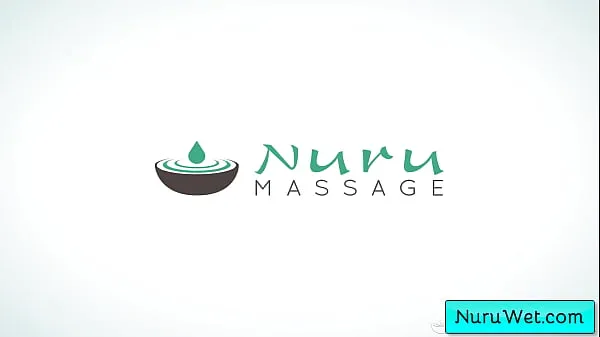 Clips nuevos Busty hot masseuse with ncie natural boobs prepare client for a nuru experience - Oliver Davis, Mocha Menage geniales