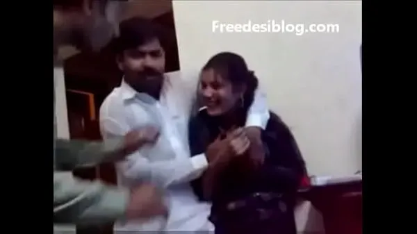 Nye Pakistani Desi girl and boy enjoy in hostel room seje klip